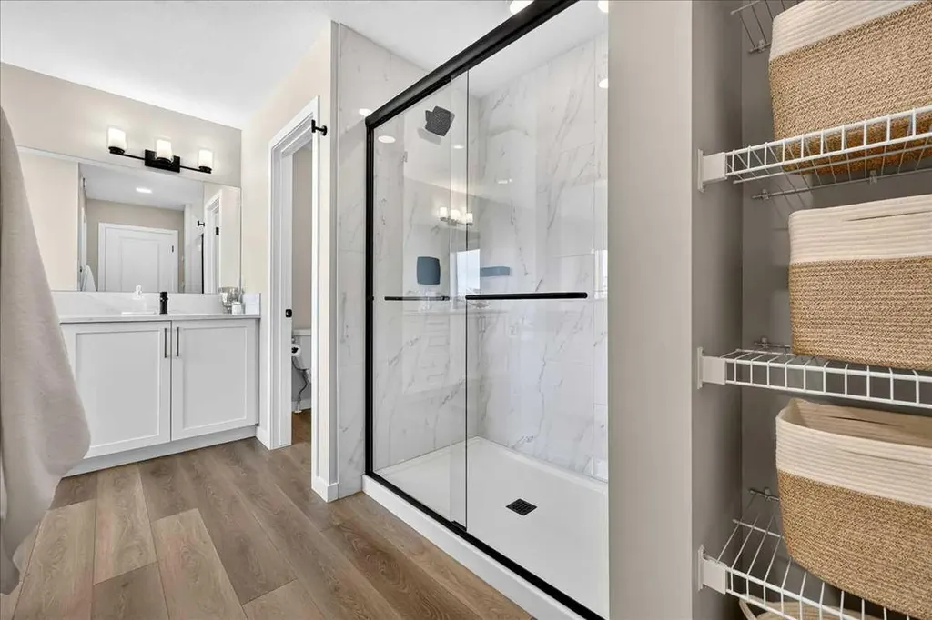 421 Magnolia Way SE Calgary AB T3M 3T4