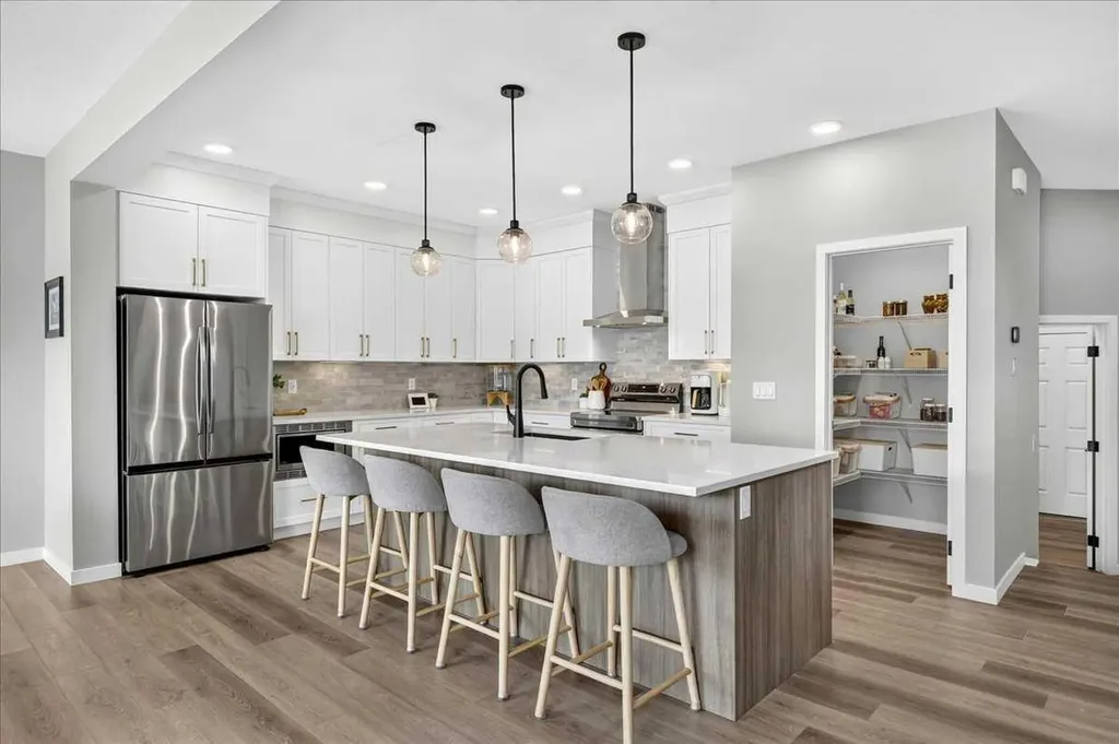 421 Magnolia Way SE Calgary AB T3M 3T4