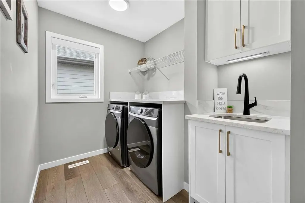 421 Magnolia Way SE Calgary AB T3M 3T4