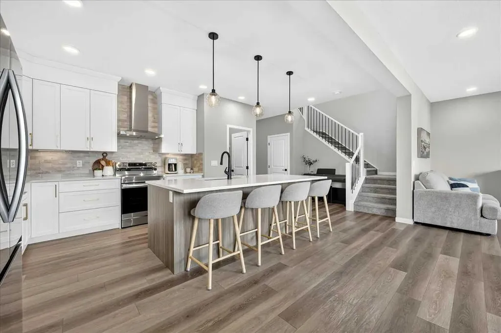 421 Magnolia Way SE Calgary AB T3M 3T4