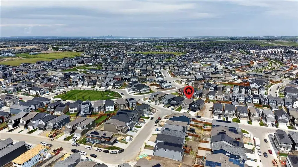 421 Magnolia Way SE Calgary AB T3M 3T4