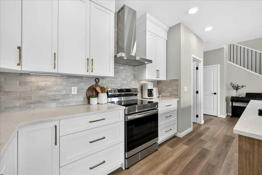 421 Magnolia Way SE Calgary AB T3M 3T4