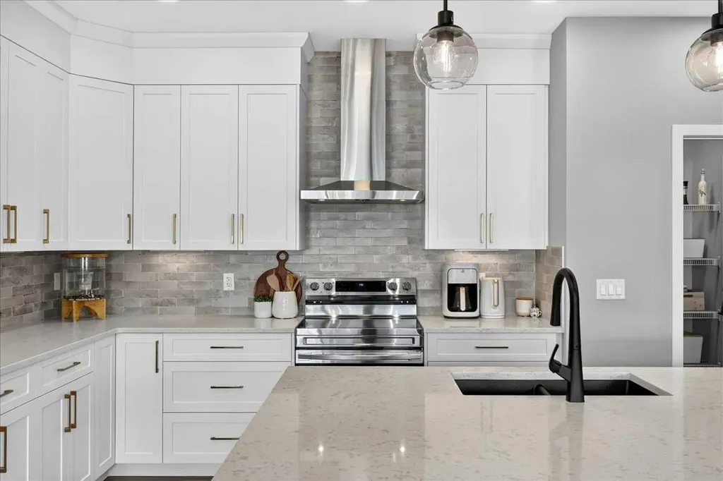 421 Magnolia Way SE Calgary AB T3M 3T4