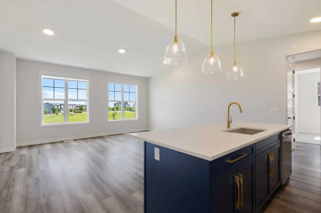 71 Lucas Street NW Calgary AB T3P 1S3