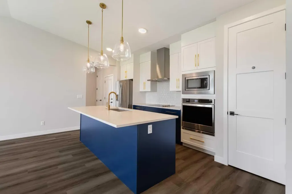 71 Lucas Street NW Calgary AB T3P 1S3