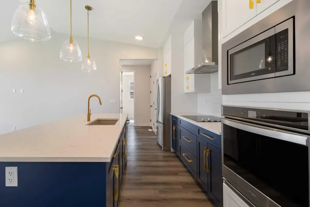 71 Lucas Street NW Calgary AB T3P 1S3