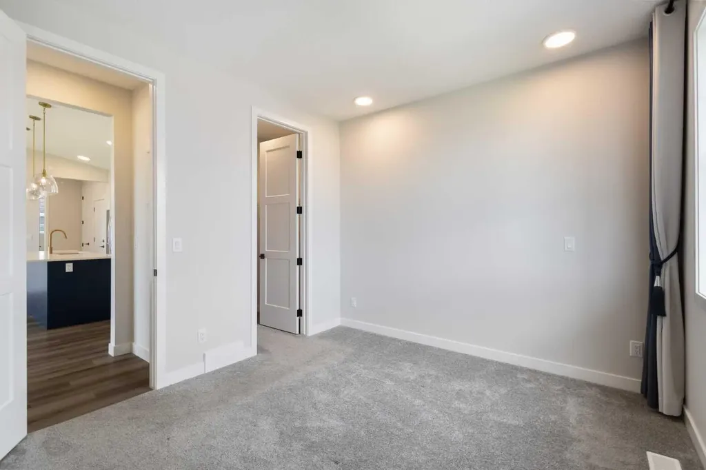 71 Lucas Street NW Calgary AB T3P 1S3