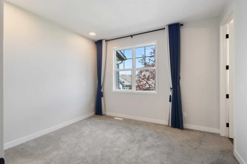 71 Lucas Street NW Calgary AB T3P 1S3
