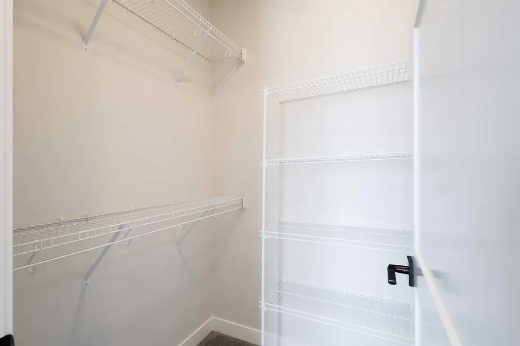 71 Lucas Street NW Calgary AB T3P 1S3