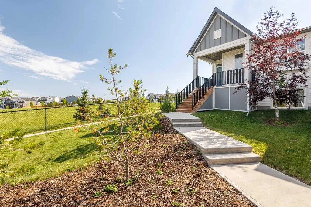71 Lucas Street NW Calgary AB T3P 1S3