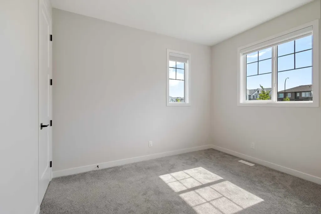 71 Lucas Street NW Calgary AB T3P 1S3