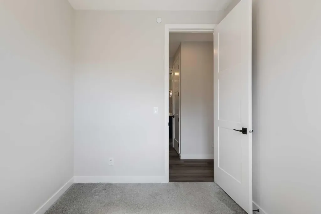 71 Lucas Street NW Calgary AB T3P 1S3