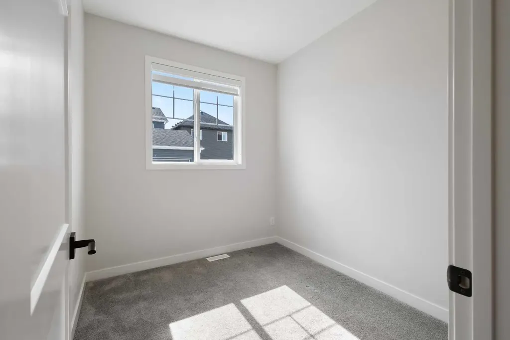 71 Lucas Street NW Calgary AB T3P 1S3
