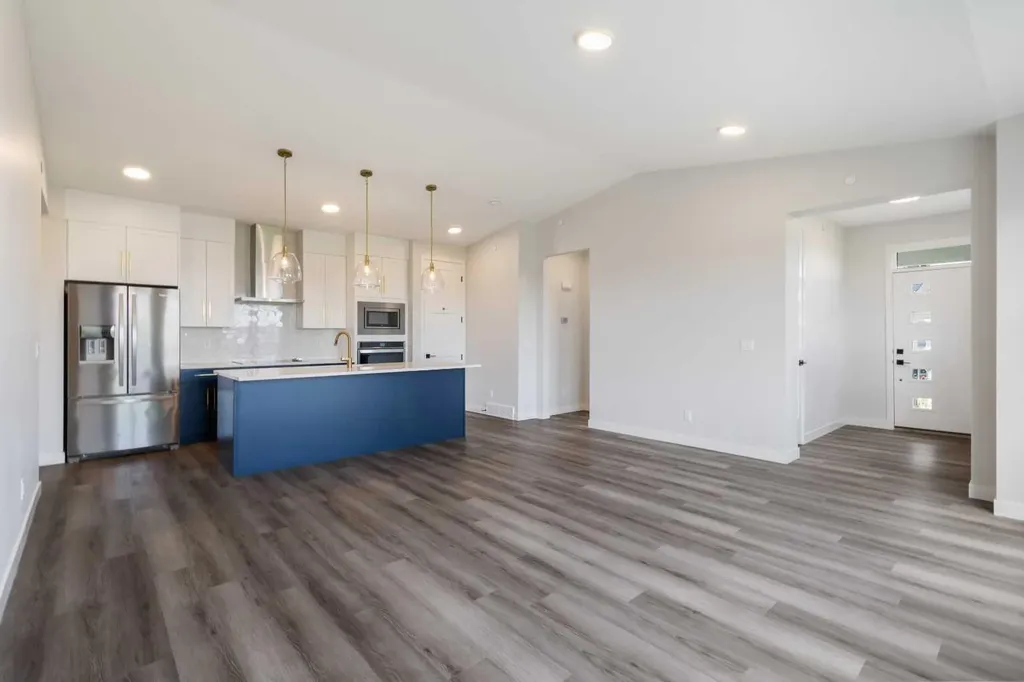 71 Lucas Street NW Calgary AB T3P 1S3