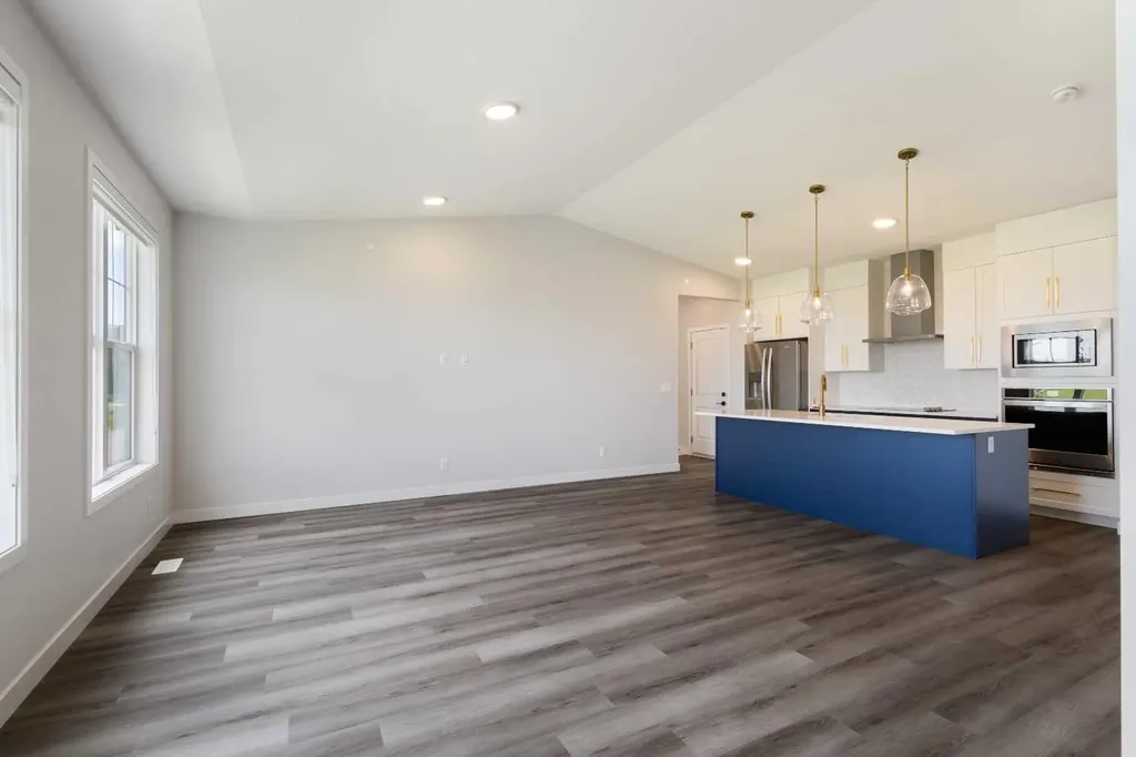 71 Lucas Street NW Calgary AB T3P 1S3