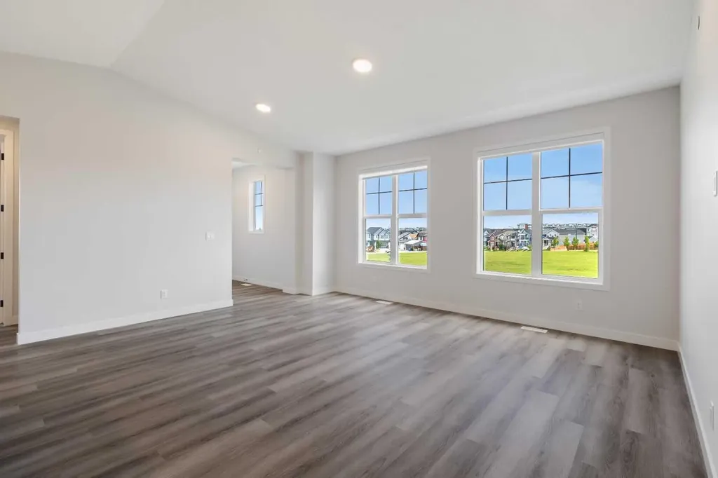 71 Lucas Street NW Calgary AB T3P 1S3