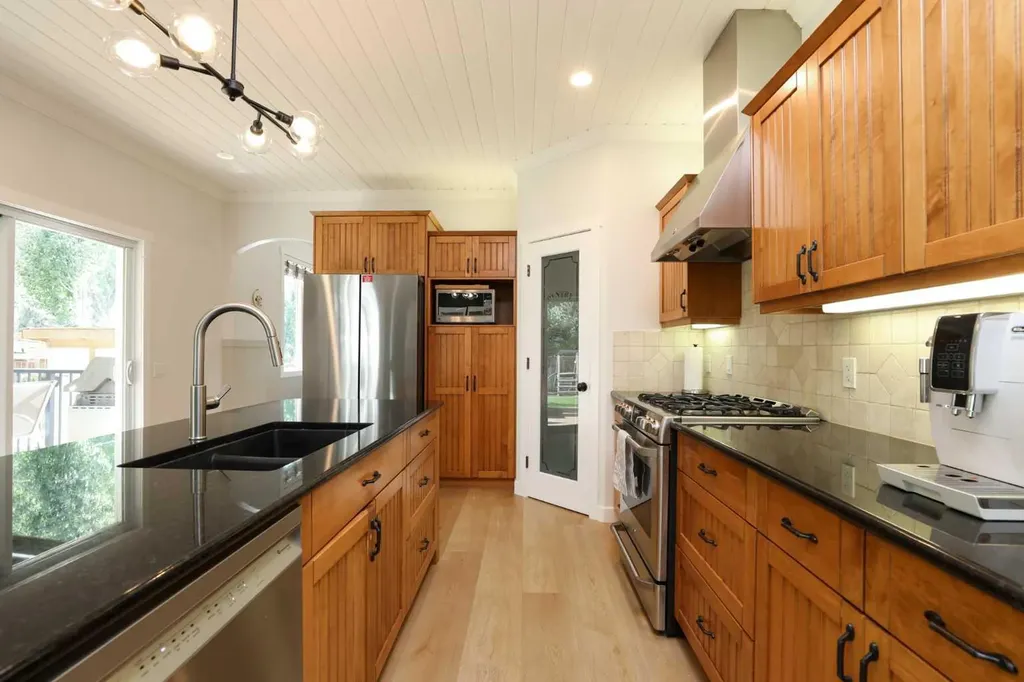 2135 33 Avenue Coaldale AB T1M 0B6
