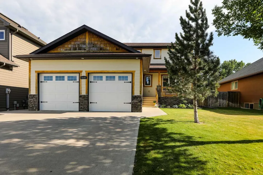 2135 33 Avenue Coaldale AB T1M 0B6