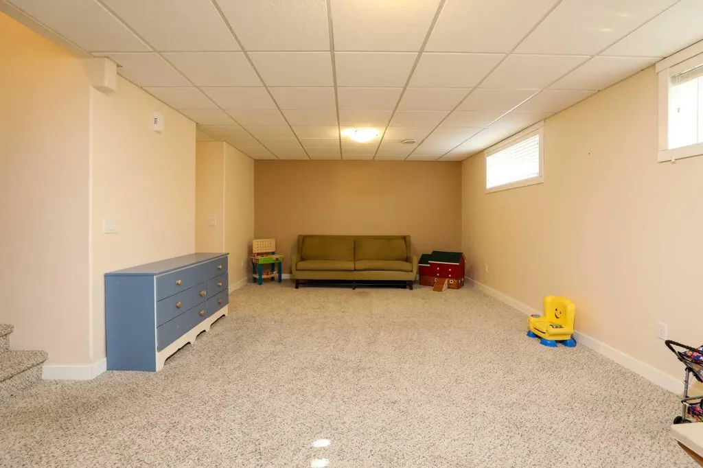 2135 33 Avenue Coaldale AB T1M 0B6