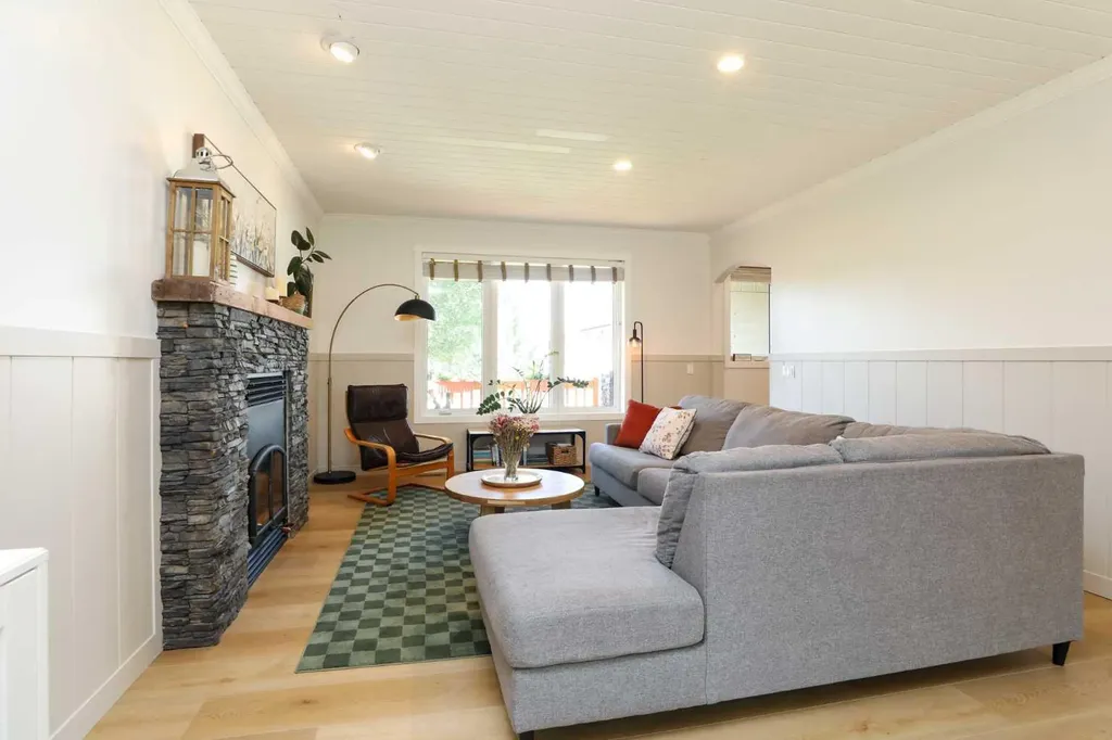 2135 33 Avenue Coaldale AB T1M 0B6