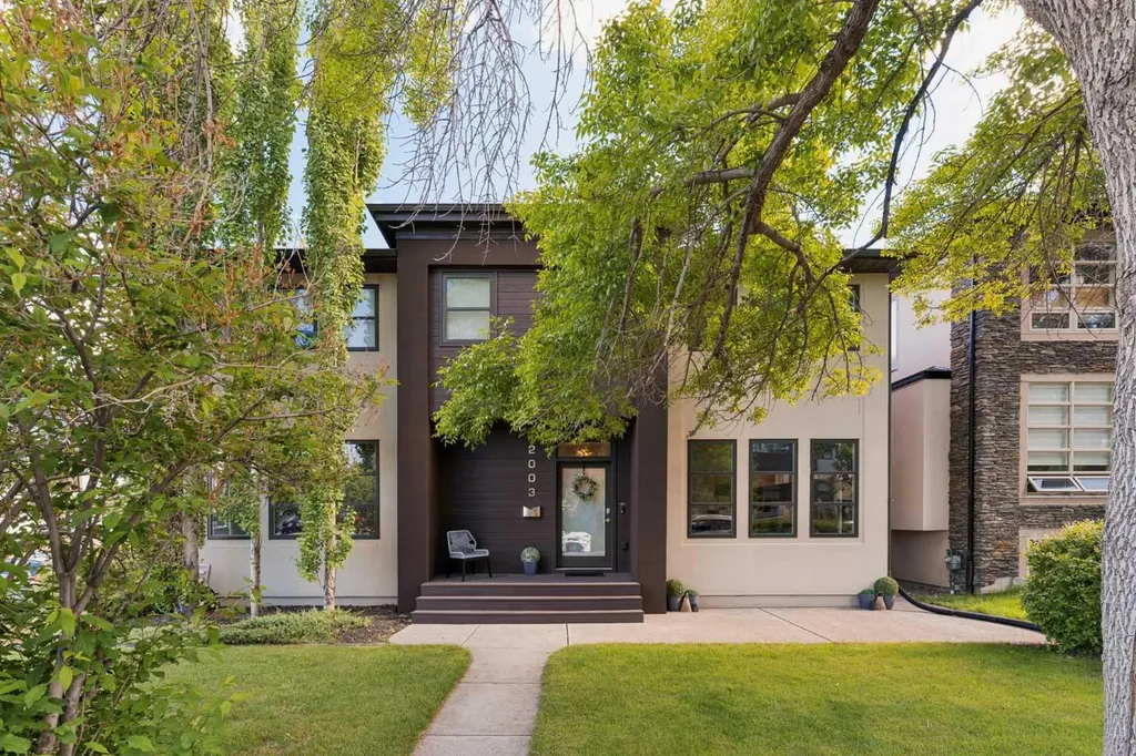 2003 32 Avenue SW Calgary AB T2T 1W7