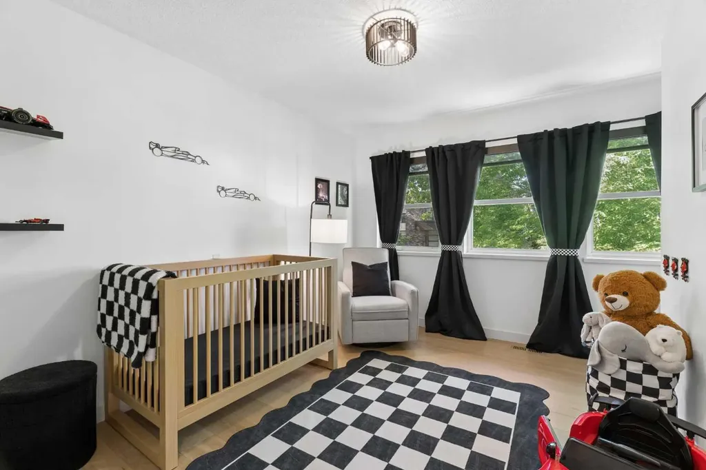 2003 32 Avenue SW Calgary AB T2T 1W7