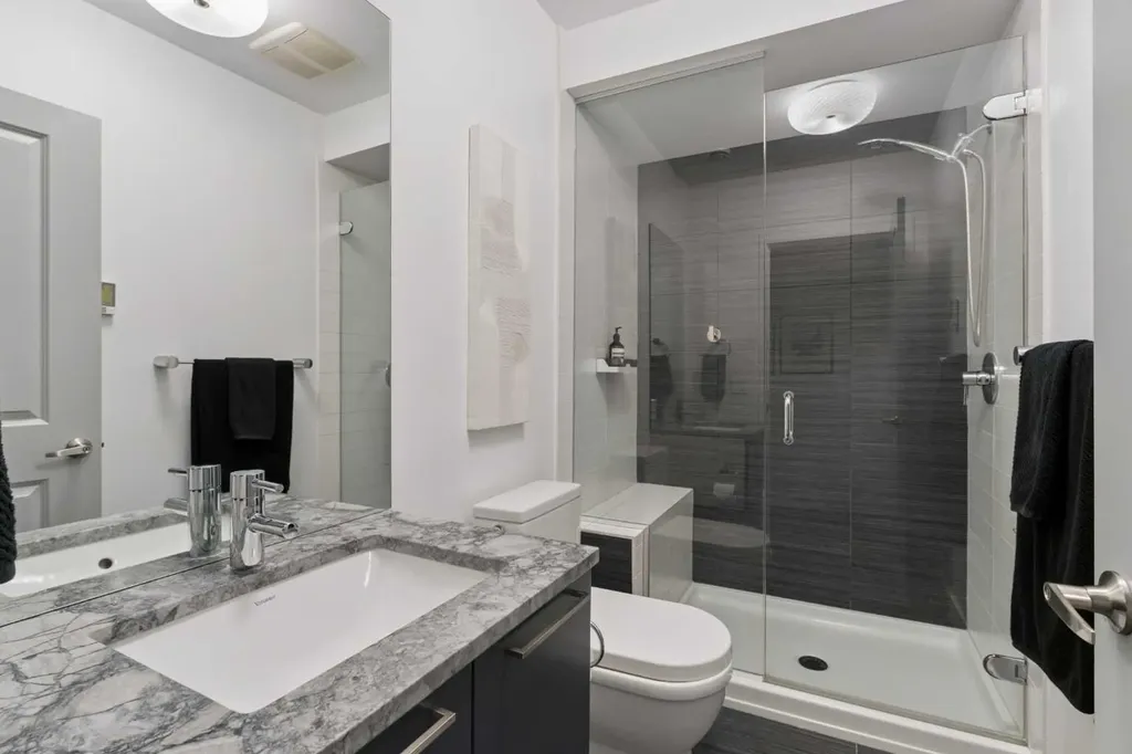 2003 32 Avenue SW Calgary AB T2T 1W7