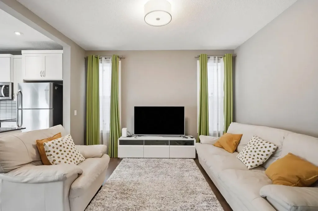 98 Panton Way NW Calgary AB T3K0X2