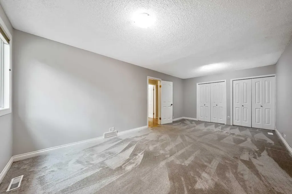 224 Varsity Crescent NW Calgary AB T3B 2Z6