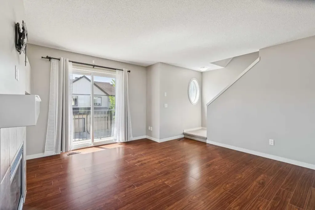 409 Copperpond Landing SE Calgary AB T2Z1G9