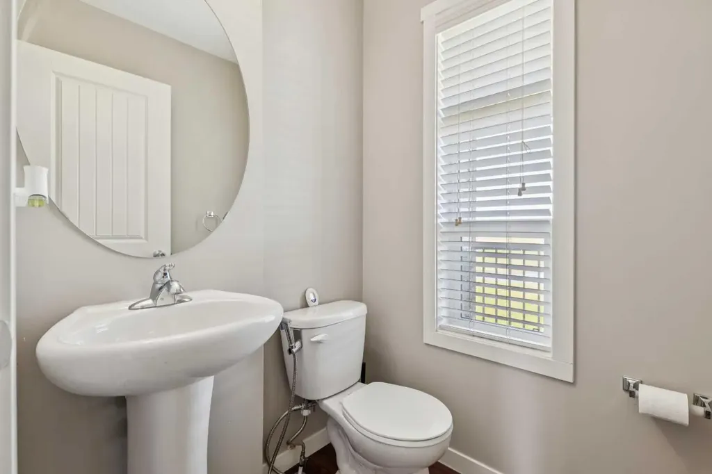 409 Copperpond Landing SE Calgary AB T2Z1G9