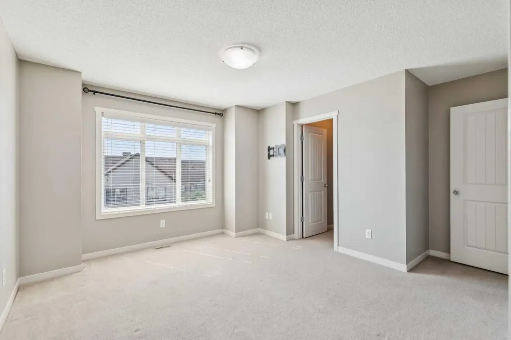409 Copperpond Landing SE Calgary AB T2Z1G9