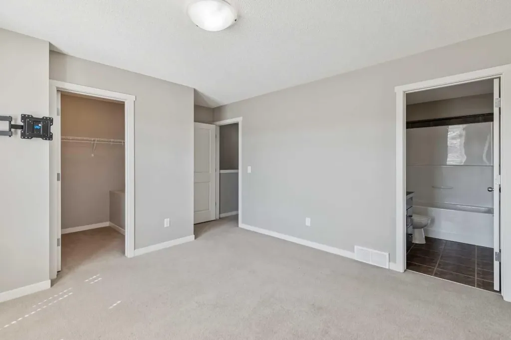 409 Copperpond Landing SE Calgary AB T2Z1G9