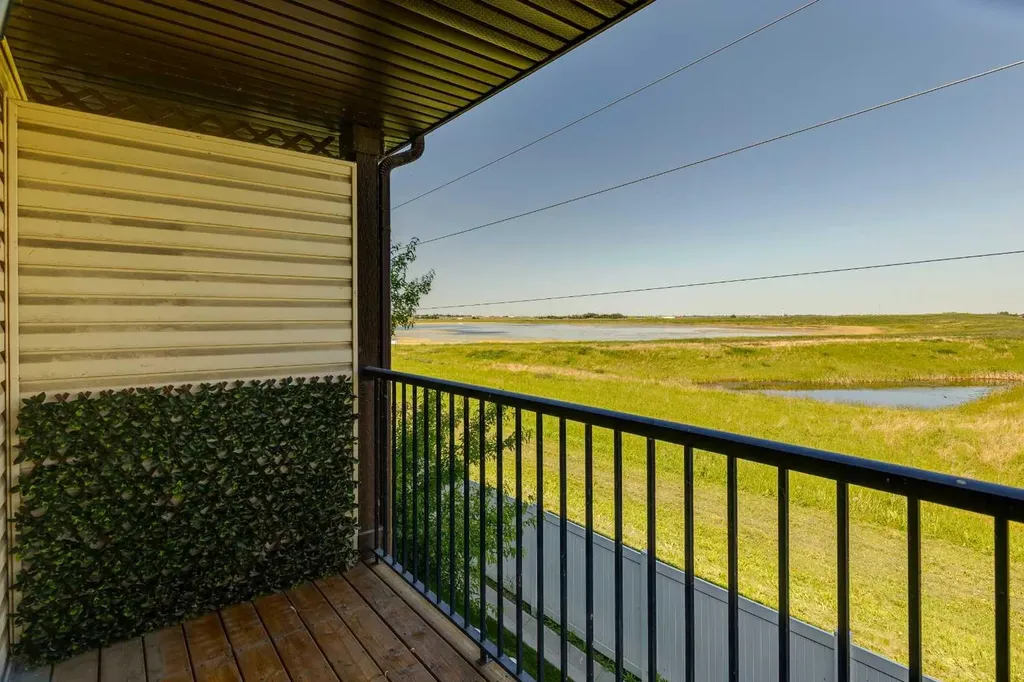 409 Copperpond Landing SE Calgary AB T2Z1G9