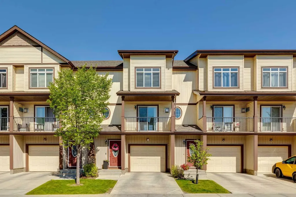 409 Copperpond Landing SE Calgary AB T2Z1G9