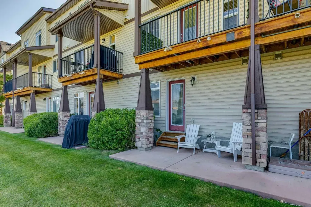 409 Copperpond Landing SE Calgary AB T2Z1G9