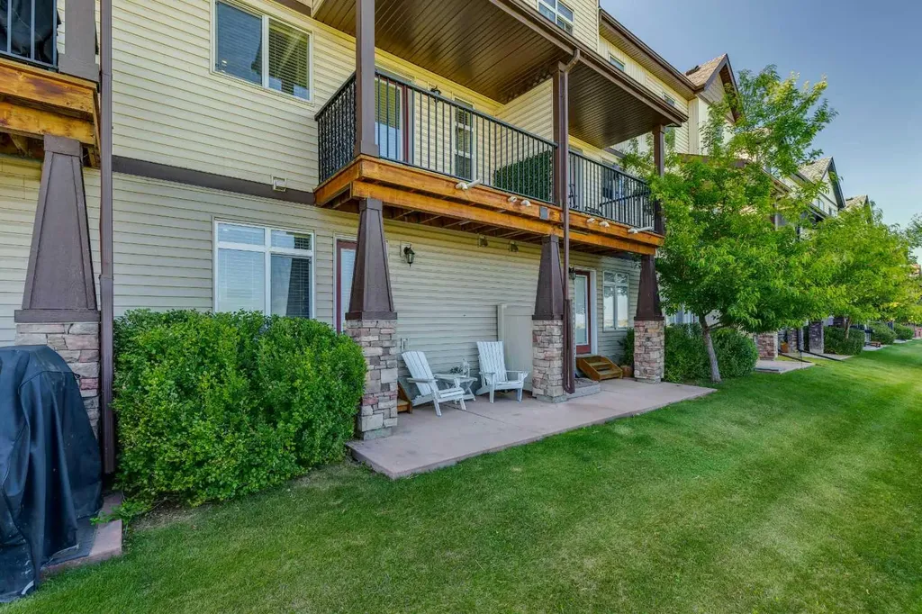 409 Copperpond Landing SE Calgary AB T2Z1G9
