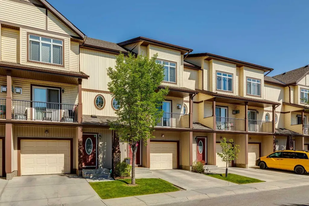 409 Copperpond Landing SE Calgary AB T2Z1G9