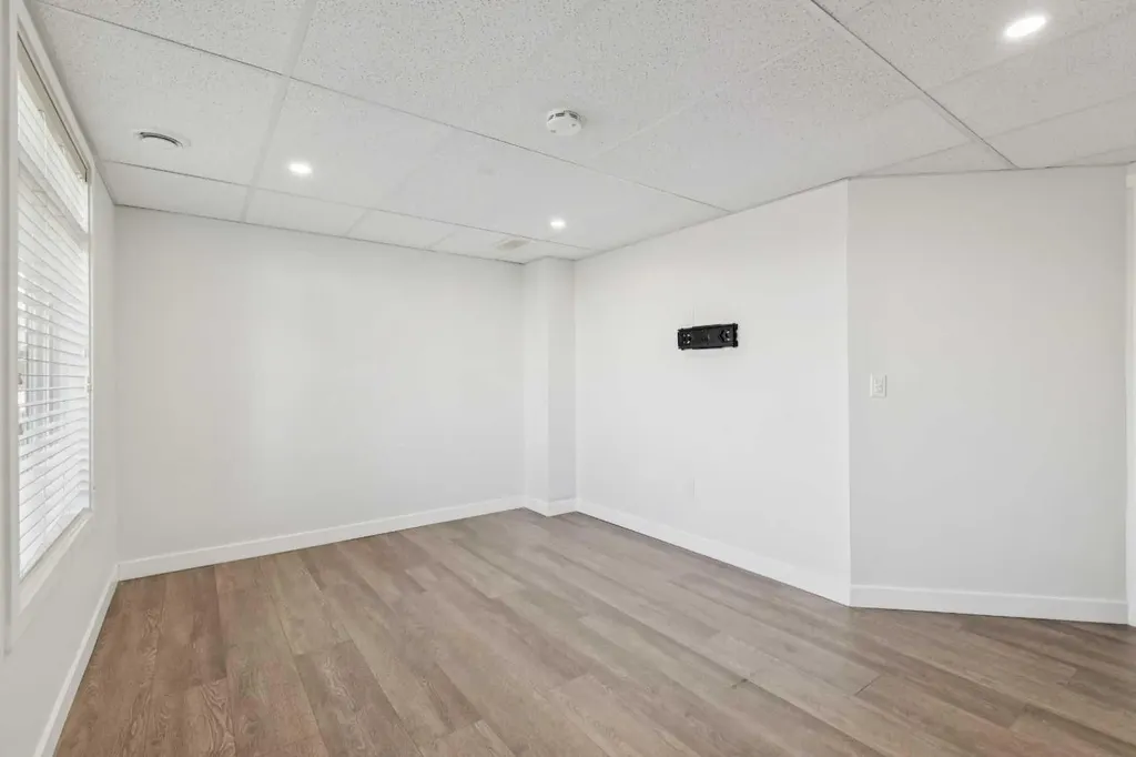 409 Copperpond Landing SE Calgary AB T2Z1G9