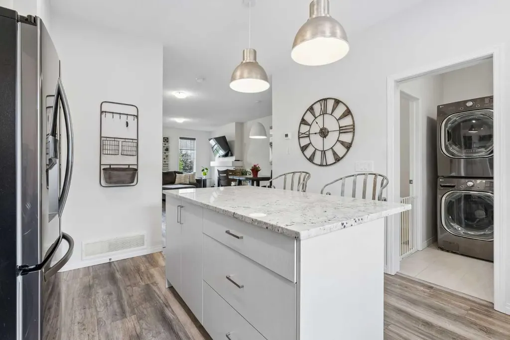 152 South Point Court SW Airdrie AB T4B 4K9