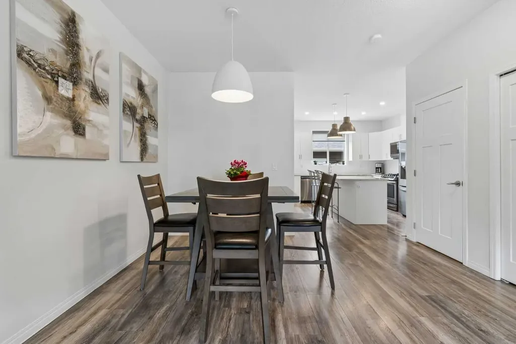 152 South Point Court SW Airdrie AB T4B 4K9