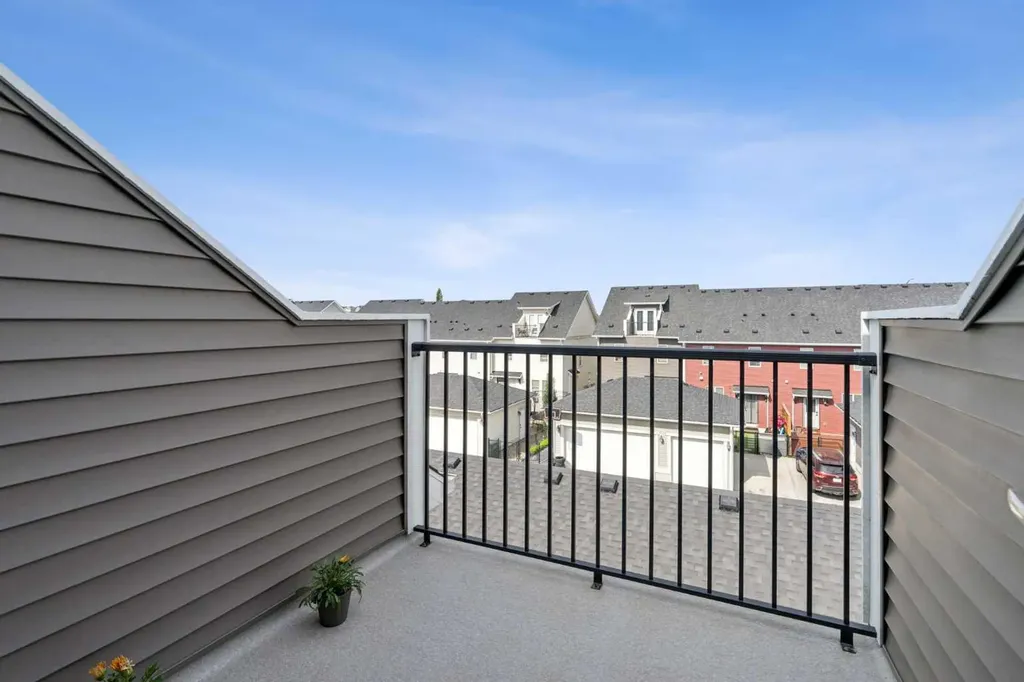 152 South Point Court SW Airdrie AB T4B 4K9