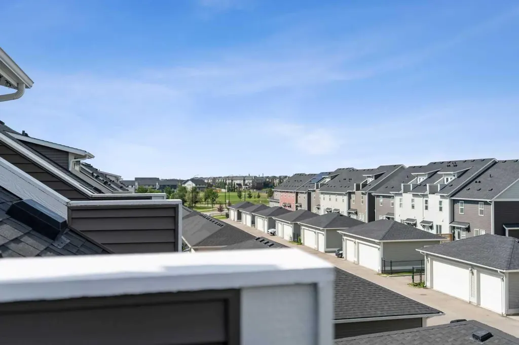 152 South Point Court SW Airdrie AB T4B 4K9