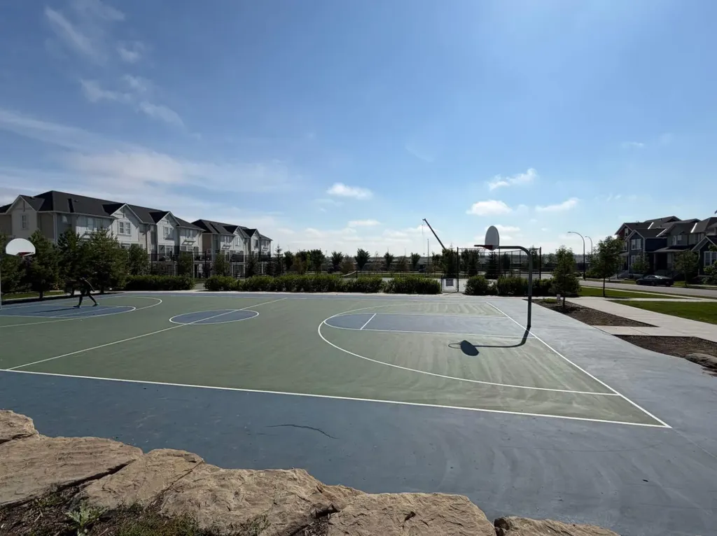 152 South Point Court SW Airdrie AB T4B 4K9