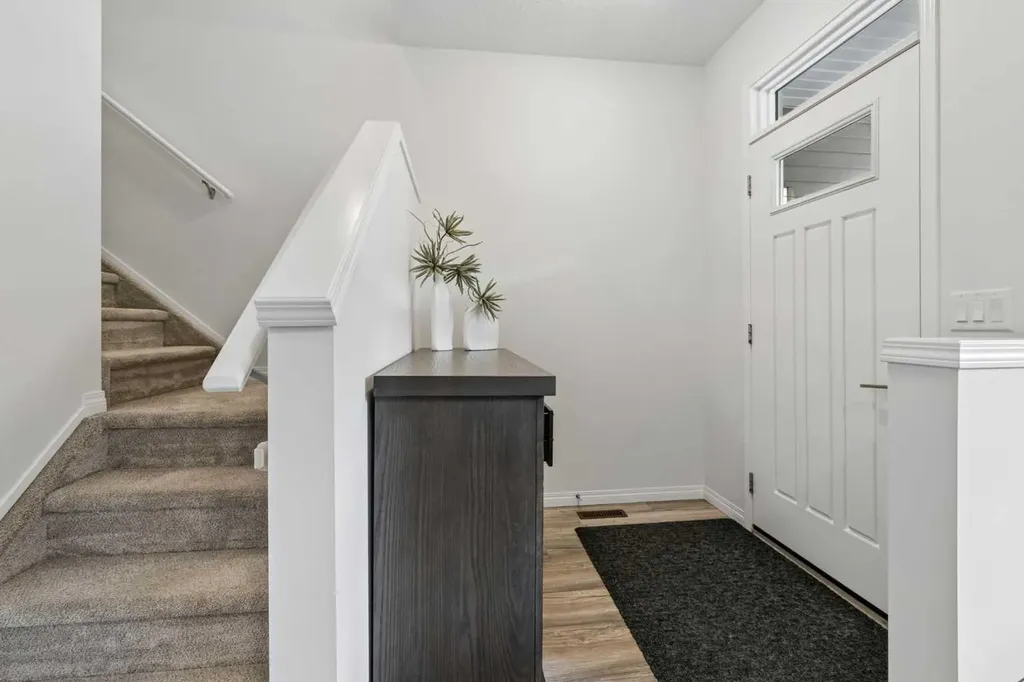 152 South Point Court SW Airdrie AB T4B 4K9