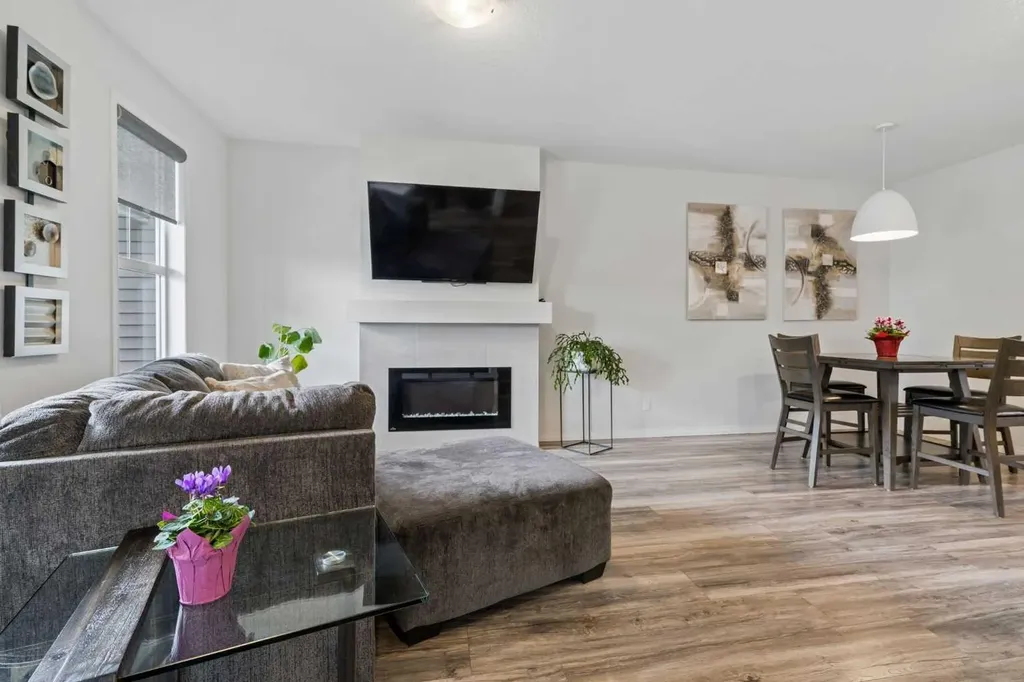 152 South Point Court SW Airdrie AB T4B 4K9