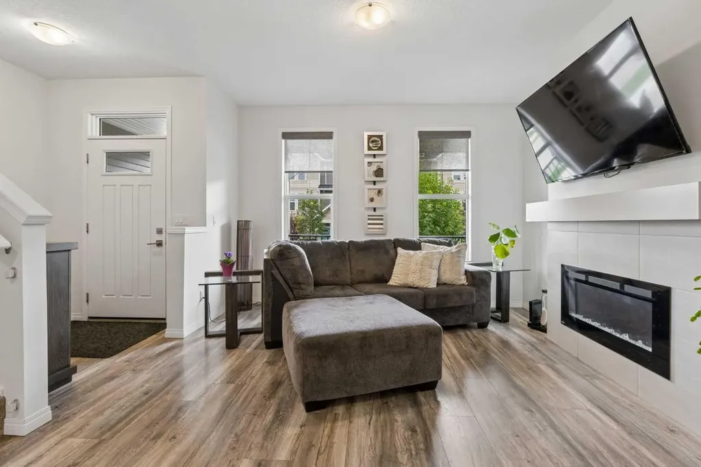 152 South Point Court SW Airdrie AB T4B 4K9