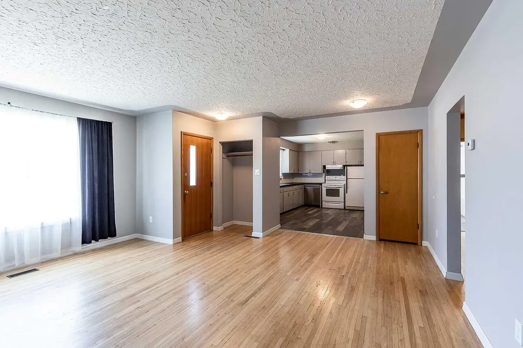 549 2 Street NW Medicine Hat AB T1A 6K2