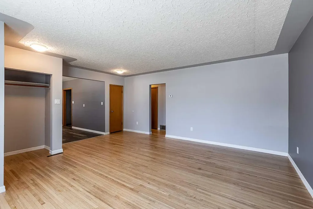 549 2 Street NW Medicine Hat AB T1A 6K2
