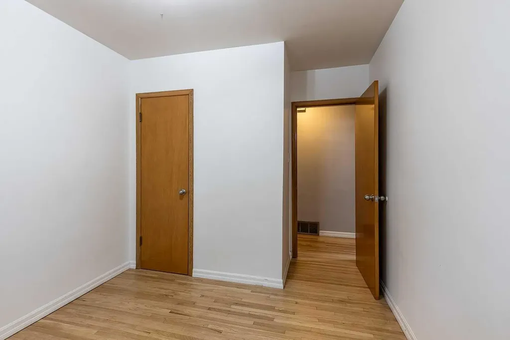 549 2 Street NW Medicine Hat AB T1A 6K2